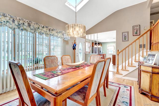 820 N Hamilton Avenue, Lindenhurst, NY 11757