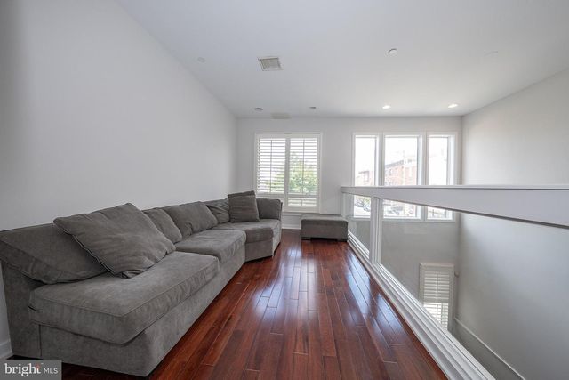 601 POPLAR ST, Philadelphia, PA 19123