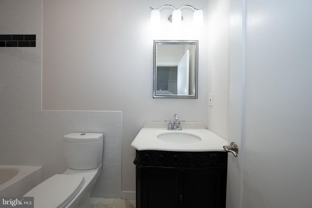 601 POPLAR ST, Philadelphia, PA 19123