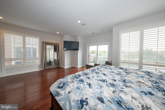 601 POPLAR ST, Philadelphia, PA 19123