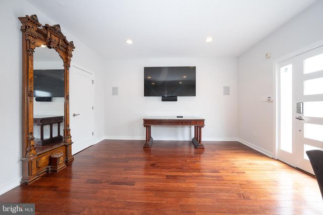 601 POPLAR ST, Philadelphia, PA 19123