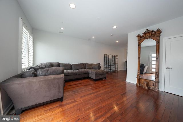 601 POPLAR ST, Philadelphia, PA 19123