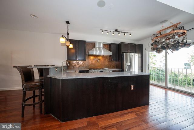 601 POPLAR ST, Philadelphia, PA 19123