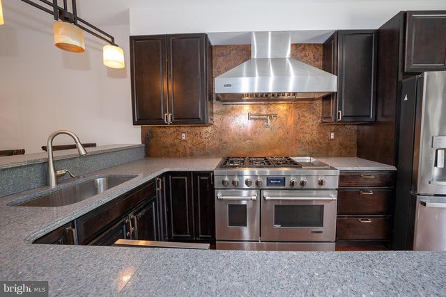 601 POPLAR ST, Philadelphia, PA 19123