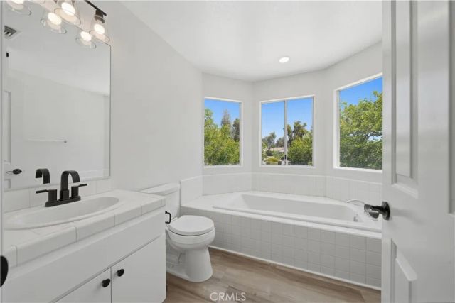 40502 Via Amapola, Murrieta, CA 92562