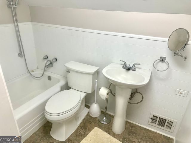 704 Woodland Drive, Griffin, GA 30224