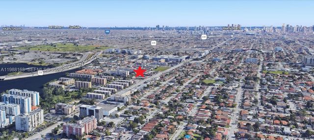 4685 NW 7th St, Miami, FL 33126