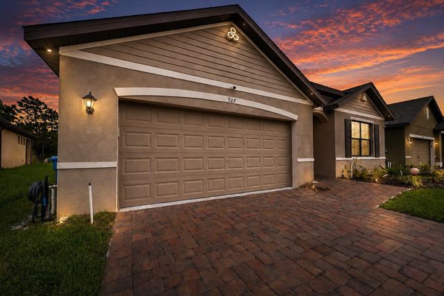 927 Remington Green Drive SE, Palm Bay, FL 32909