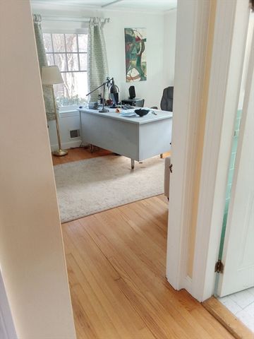 207 Topsfield Rd, Wenham, MA 01984