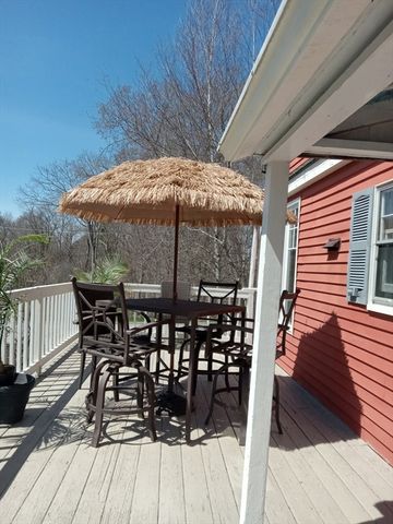 207 Topsfield Rd, Wenham, MA 01984