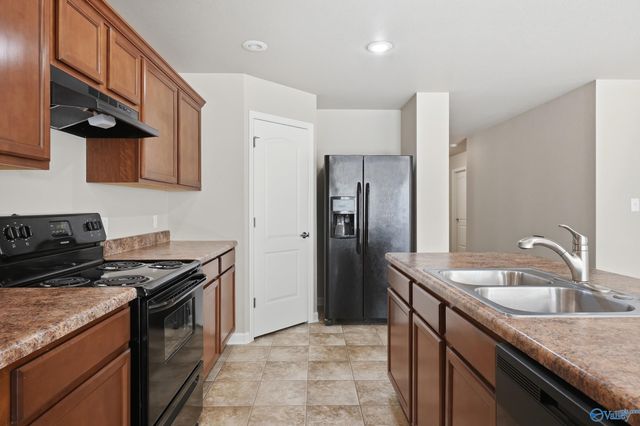 158 Gardengate Drive, Harvest, AL 35749