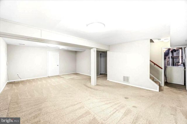 5710 MACKENZIE ST, Centreville, VA 20120