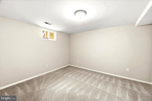 5710 MACKENZIE ST, Centreville, VA 20120