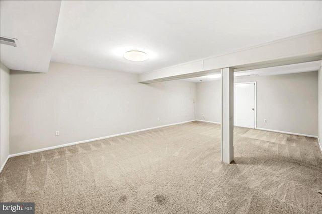 5710 MACKENZIE ST, Centreville, VA 20120