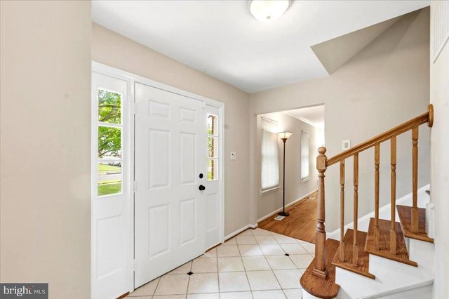 5710 MACKENZIE ST, Centreville, VA 20120