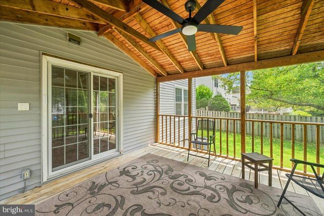 5710 MACKENZIE ST, Centreville, VA 20120