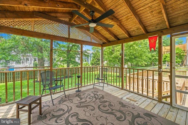 5710 MACKENZIE ST, Centreville, VA 20120