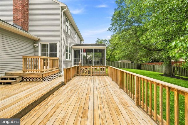 5710 MACKENZIE ST, Centreville, VA 20120
