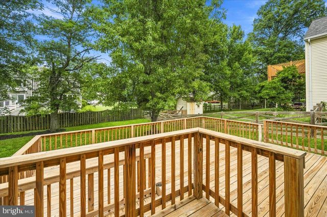 5710 MACKENZIE ST, Centreville, VA 20120