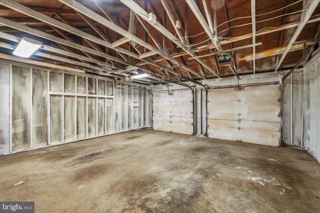 5710 MACKENZIE ST, Centreville, VA 20120