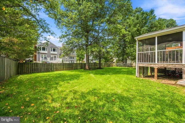 5710 MACKENZIE ST, Centreville, VA 20120