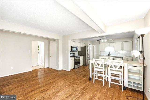 5710 MACKENZIE ST, Centreville, VA 20120