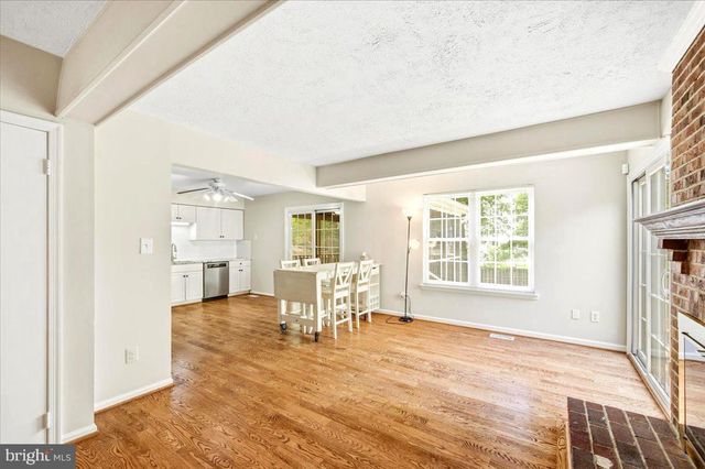 5710 MACKENZIE ST, Centreville, VA 20120