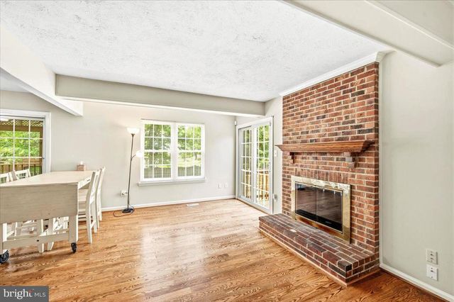 5710 MACKENZIE ST, Centreville, VA 20120