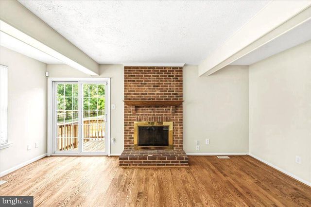 5710 MACKENZIE ST, Centreville, VA 20120