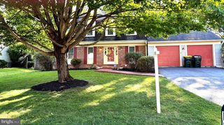5710 MACKENZIE ST, Centreville, VA 20120