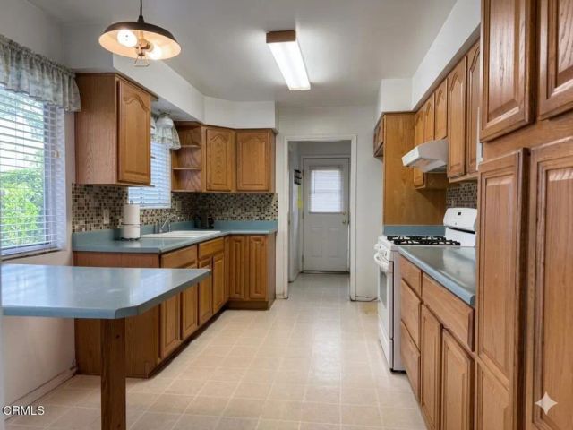 1115 S Saticoy Avenue, Ventura, CA 93004