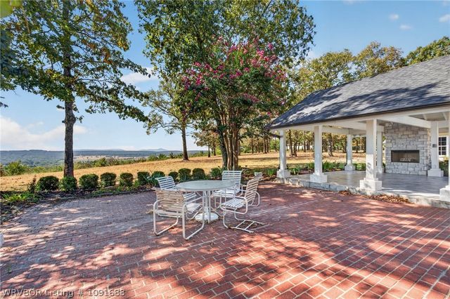 4000 Spring Mountain Drive, Fort Smith, AR 72916