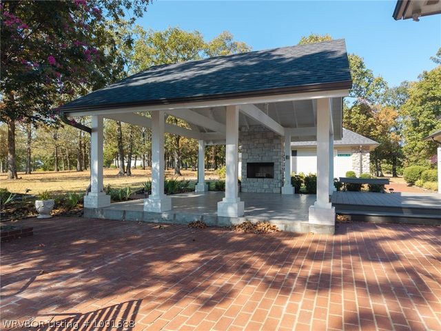 4000 Spring Mountain Drive, Fort Smith, AR 72916