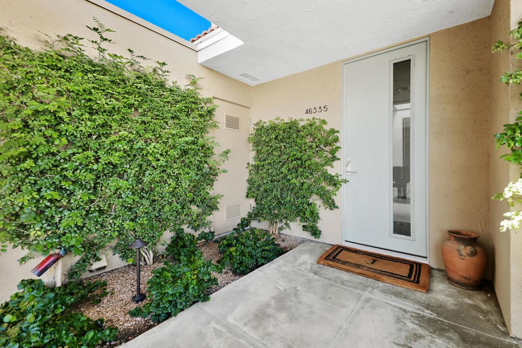 Image 3 of property listing at 46335 Burroweed Lane, Palm Desert, CA 92260