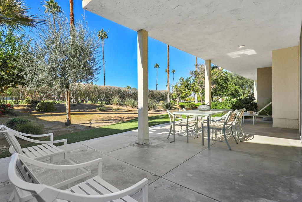 Image 34 of property listing at 46335 Burroweed Lane, Palm Desert, CA 92260