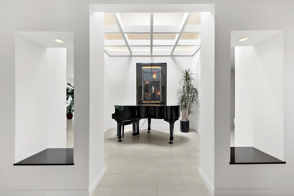 Image 5 of property listing at 46335 Burroweed Lane, Palm Desert, CA 92260