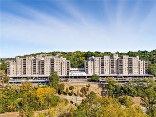 2120 Greentree Rd 703E, Scott Twp, PA 15220