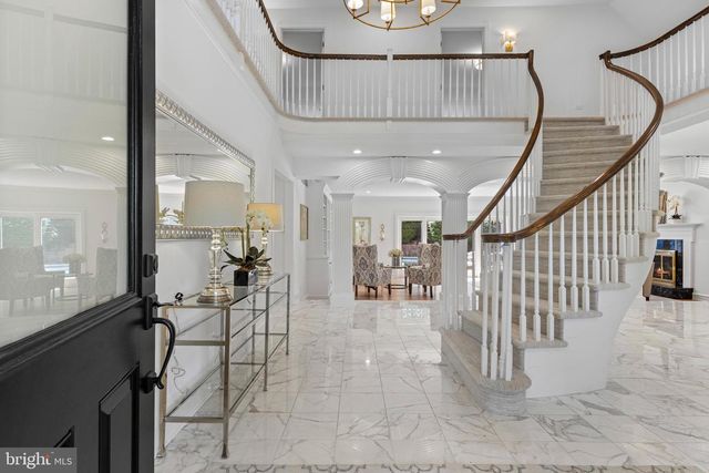 21 SPRINGTON POINTE DR, Newtown Square, PA 19073