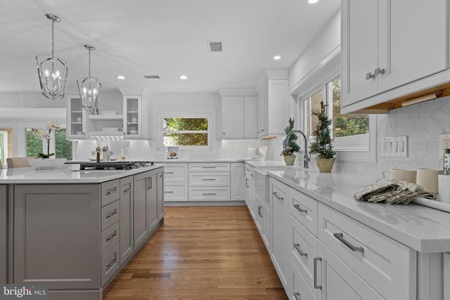 21 SPRINGTON POINTE DR, Newtown Square, PA 19073
