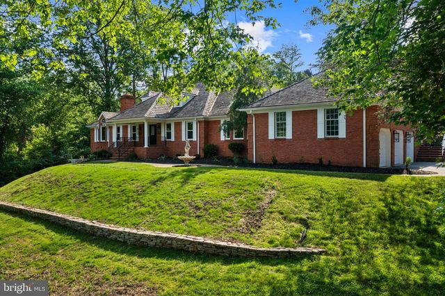21 SPRINGTON POINTE DR, Newtown Square, PA 19073