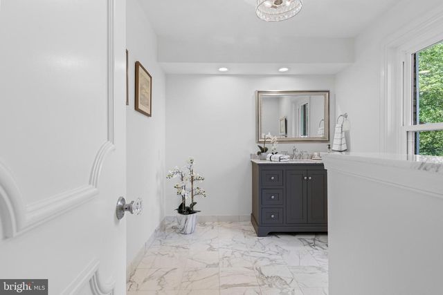 21 SPRINGTON POINTE DR, Newtown Square, PA 19073