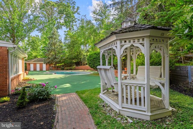 21 SPRINGTON POINTE DR, Newtown Square, PA 19073
