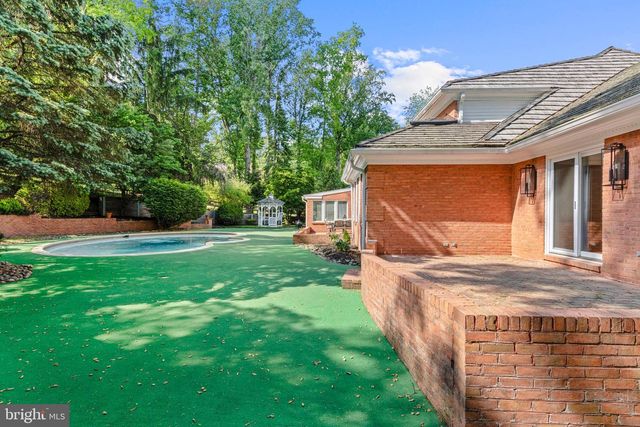 21 SPRINGTON POINTE DR, Newtown Square, PA 19073