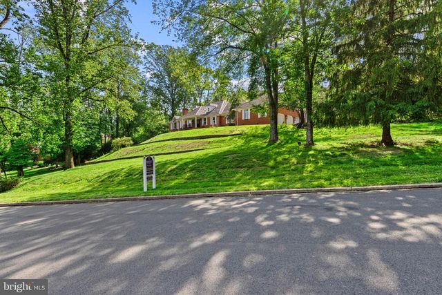 21 SPRINGTON POINTE DR, Newtown Square, PA 19073