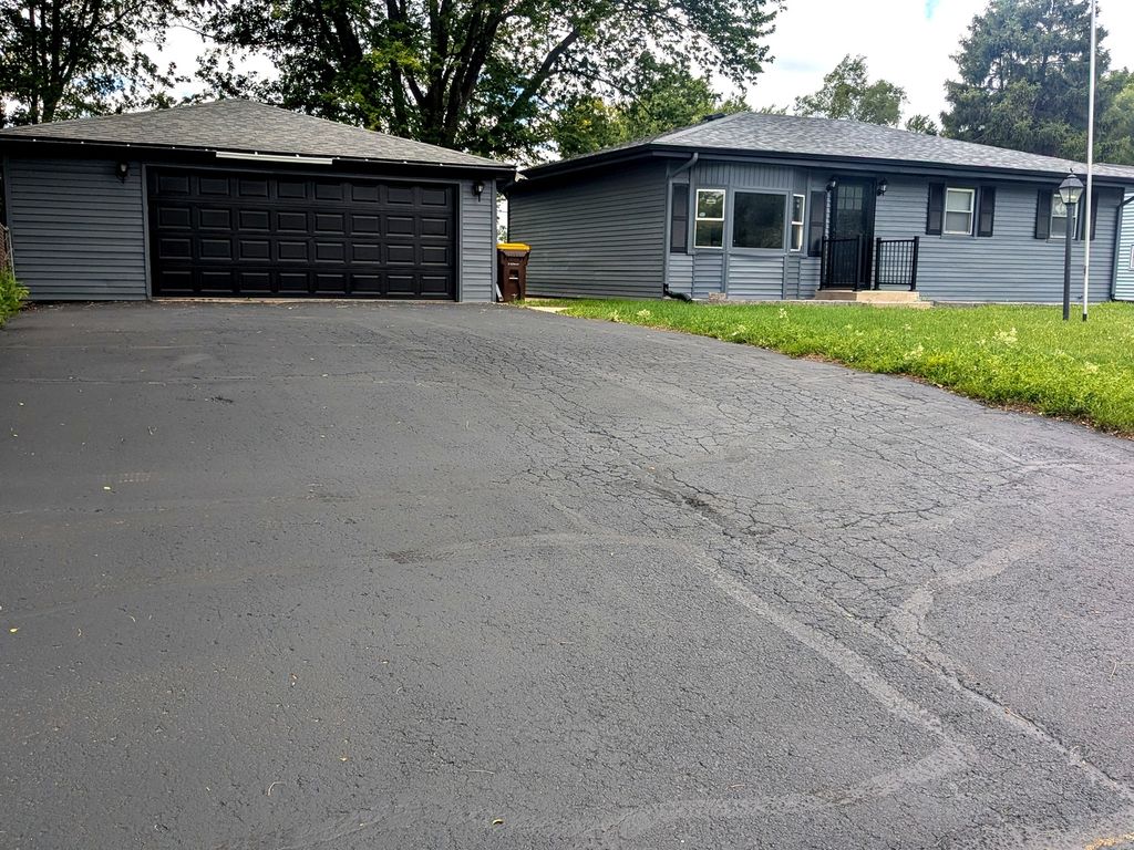 3025 18th Street, Rockford, IL 61109