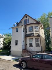 9 Courtland St, Paterson City, NJ 07503