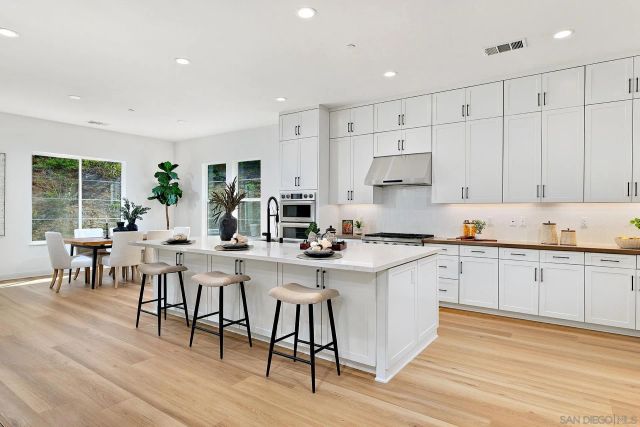 1748 Ishihara Rd, Vista, CA 92084