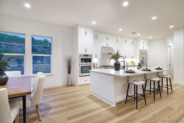 1748 Ishihara Rd, Vista, CA 92084