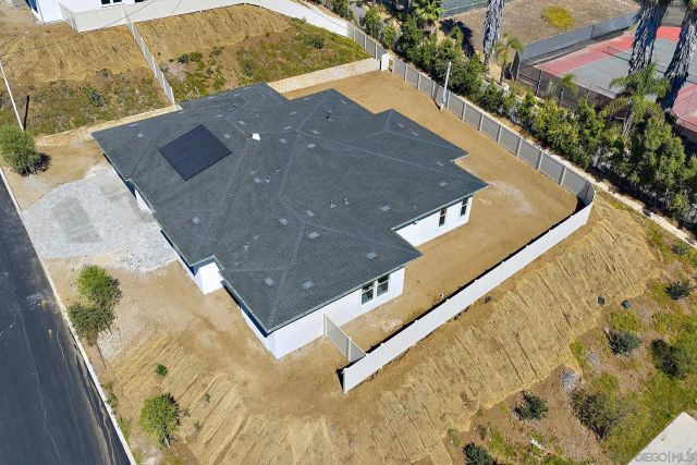 1748 Ishihara Rd, Vista, CA 92084