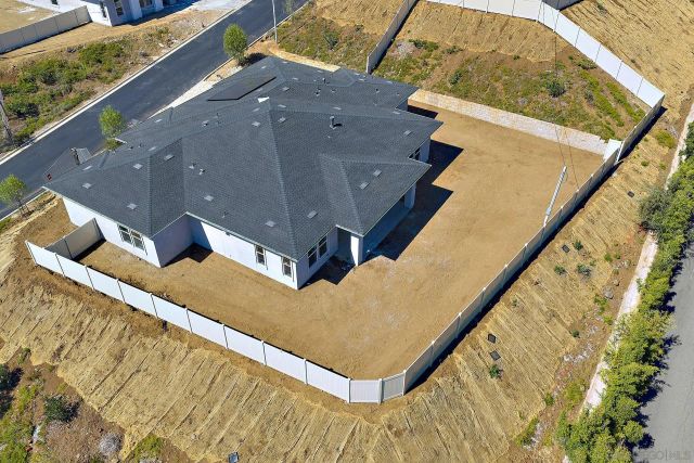 1748 Ishihara Rd, Vista, CA 92084
